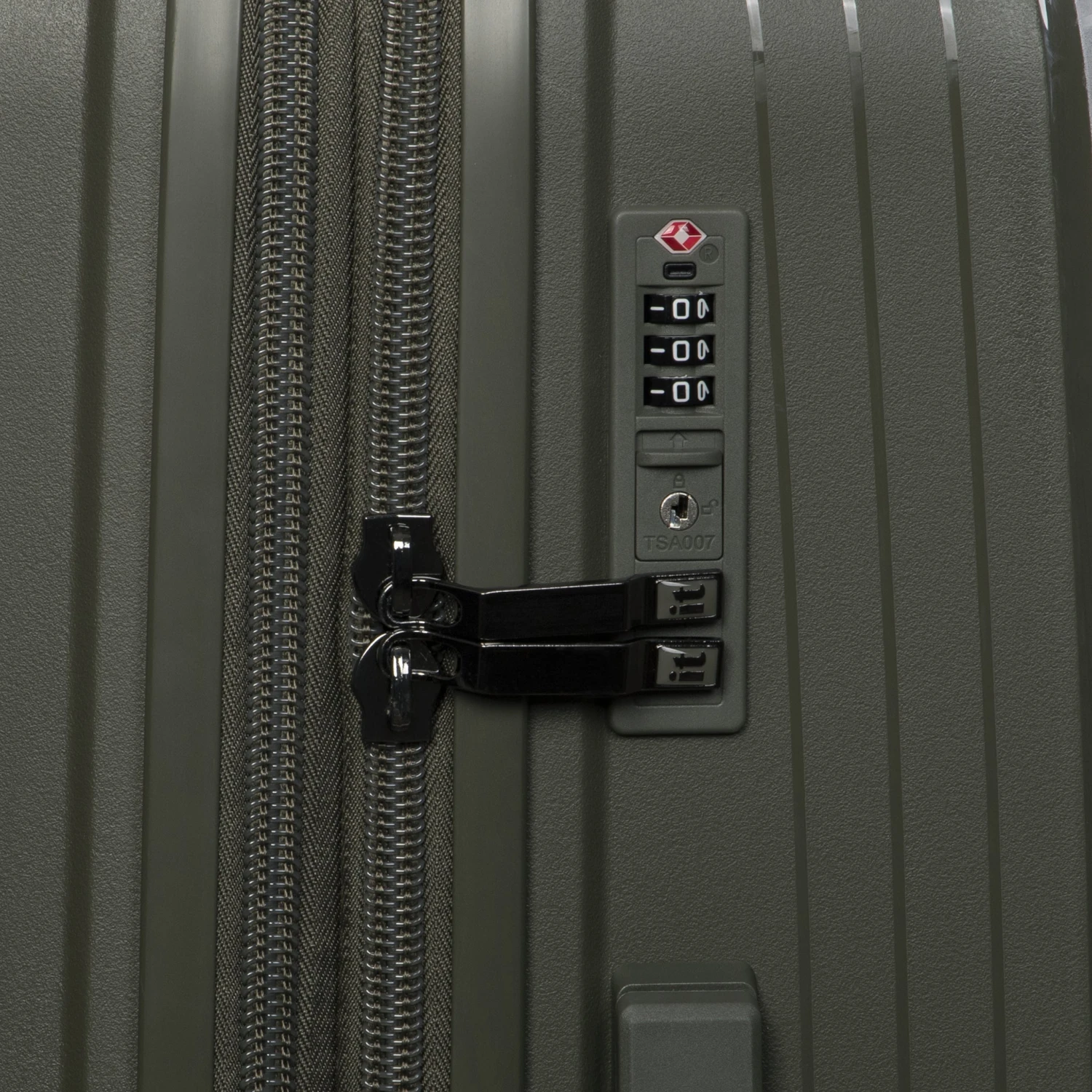 Spontaneous - Medium Plus (Olive Night) IT Luggage Spontaneous - Medium Plus (Olive Night) -Travel Storage Store 32559 HK15 2881 08OlivenightSSTSAlock e0c310bc fd2a 4c0b abe1 64bc6e187e8e