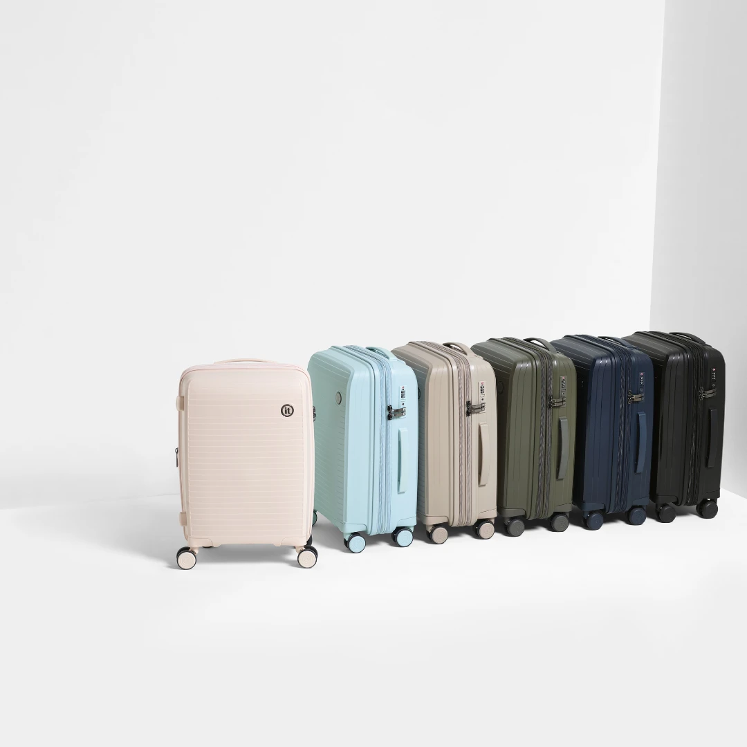 Spontaneous - Cabin (Blueberry) IT Luggage Spontaneous - Cabin (Blueberry) -Travel Storage Store 3 9888859f f13a 4bad a6f4 76e4fbdc4342