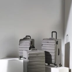 IT Luggage Census - Cabin (Grey Skin) -Travel Storage Store 9 a502e4cd 24ef 4939 a992 cf0949f8f3ac